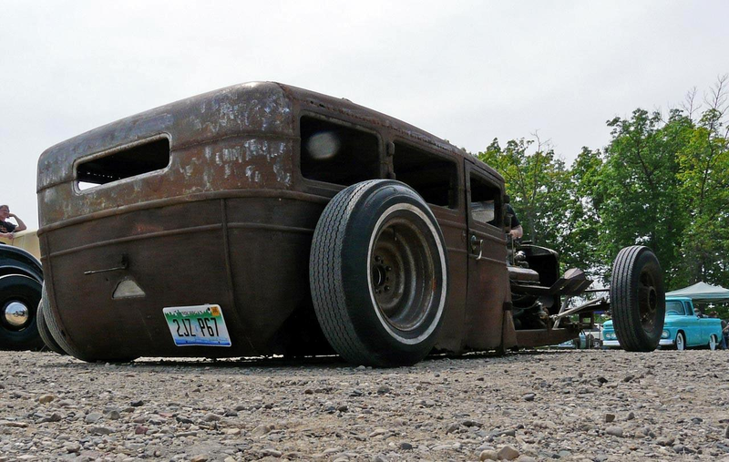 Illustration for article titled The Stupidest Awesome Car At Billetproof 2009: Lowest Car Ever
